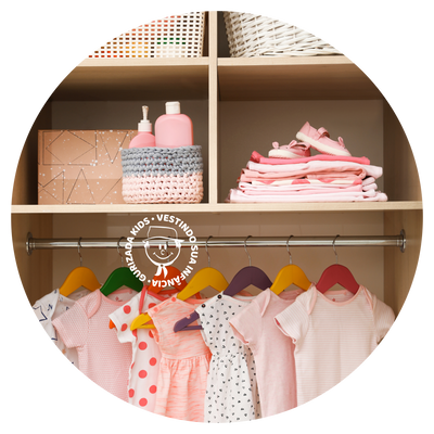 Maternidade real: dicas para organizar o guarda-roupa do bebê